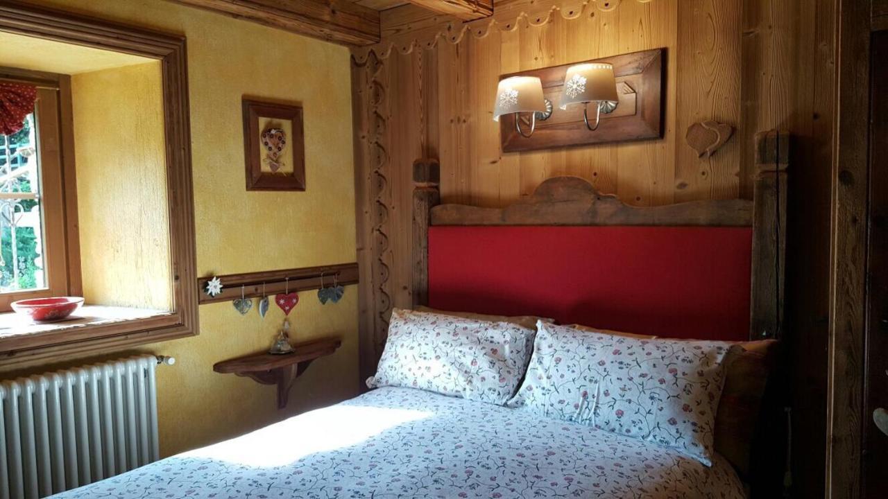 B&B Lo Djoua De Toueno อาร์วิแอร์ ภายนอก รูปภาพ