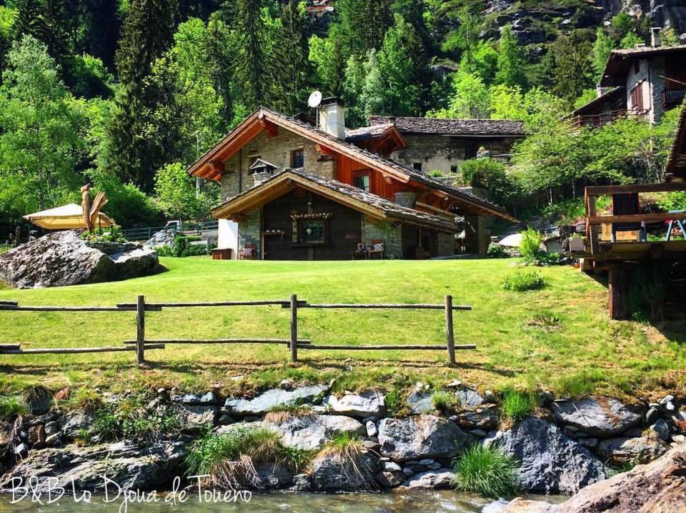 B&B Lo Djoua De Toueno อาร์วิแอร์ ภายนอก รูปภาพ