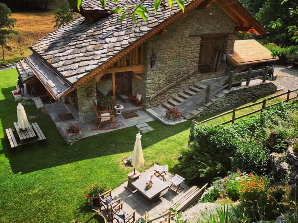 B&B Lo Djoua De Toueno อาร์วิแอร์ ภายนอก รูปภาพ