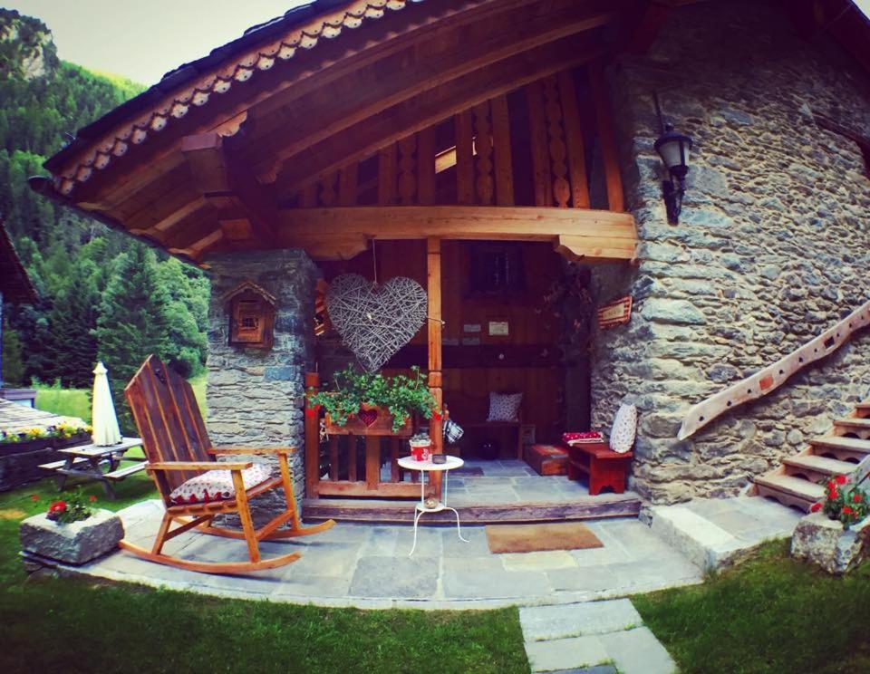B&B Lo Djoua De Toueno อาร์วิแอร์ ภายนอก รูปภาพ