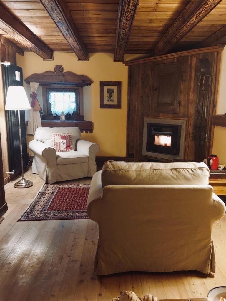 B&B Lo Djoua De Toueno อาร์วิแอร์ ภายนอก รูปภาพ