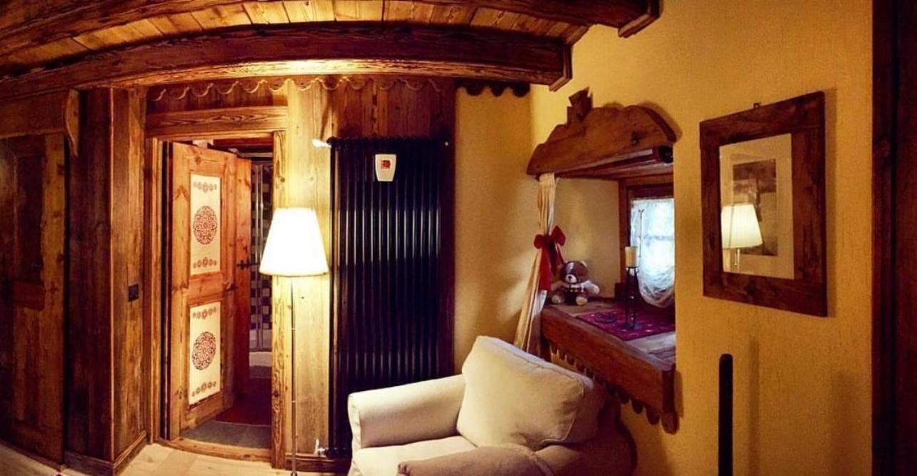 B&B Lo Djoua De Toueno อาร์วิแอร์ ภายนอก รูปภาพ
